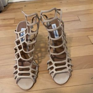 STEVE MADDEN NUDE LEATHER HEELS
